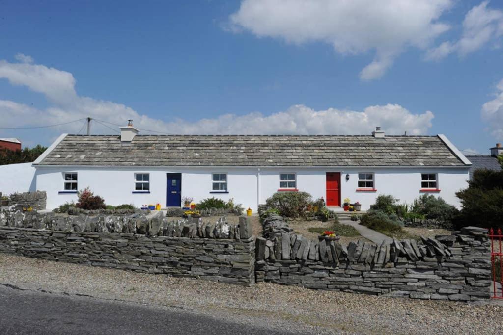 Red Stonecutters Cottage, Doolin Carrowauff 外观 照片