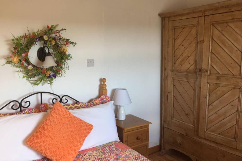 Red Stonecutters Cottage, Doolin Carrowauff 外观 照片