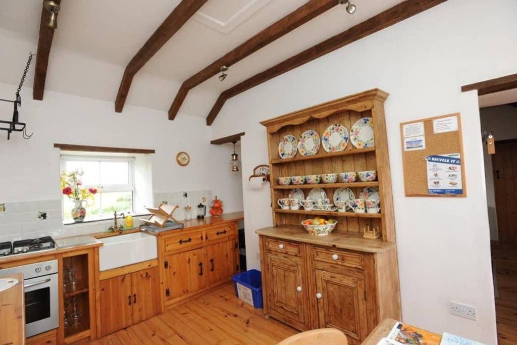 Red Stonecutters Cottage, Doolin Carrowauff 外观 照片