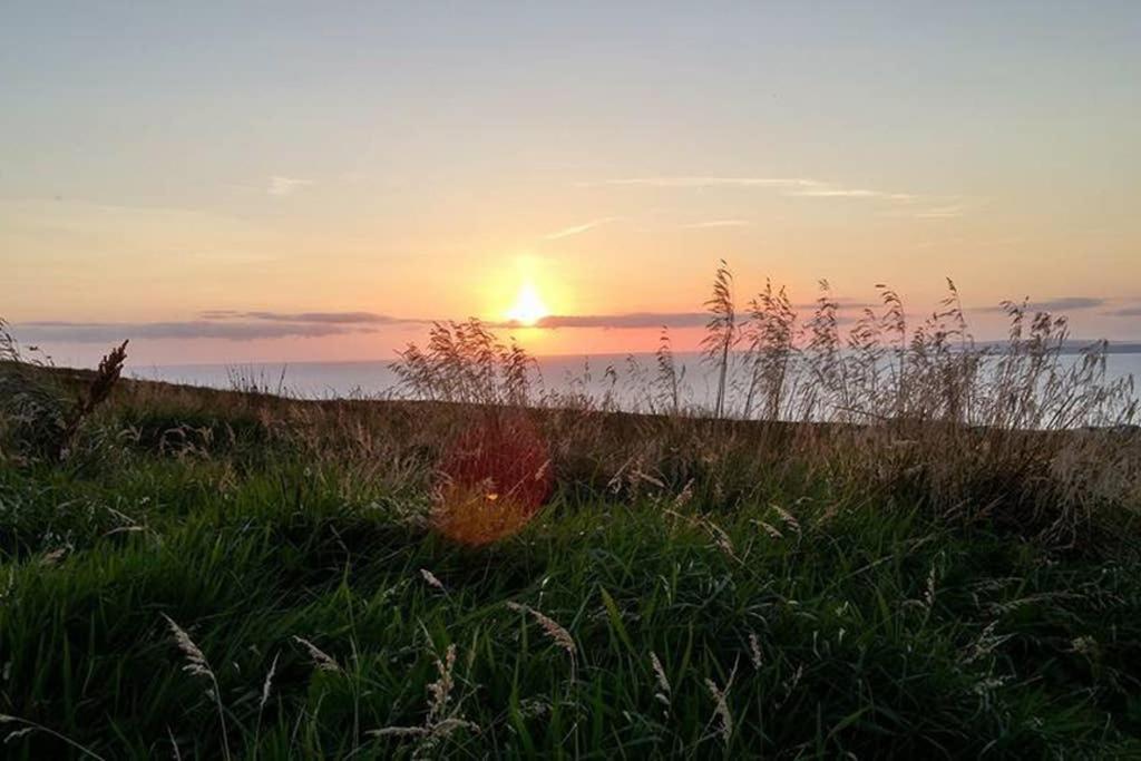 Red Stonecutters Cottage, Doolin Carrowauff 外观 照片